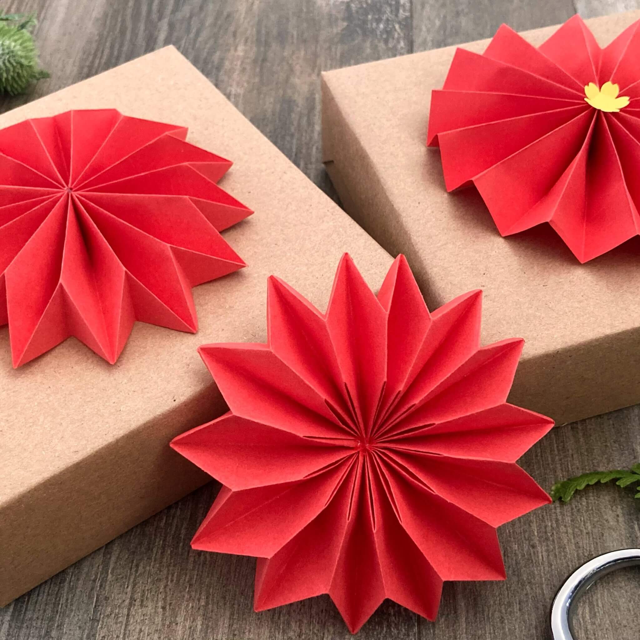 3-paper-rosettes-gift-wrapping-love