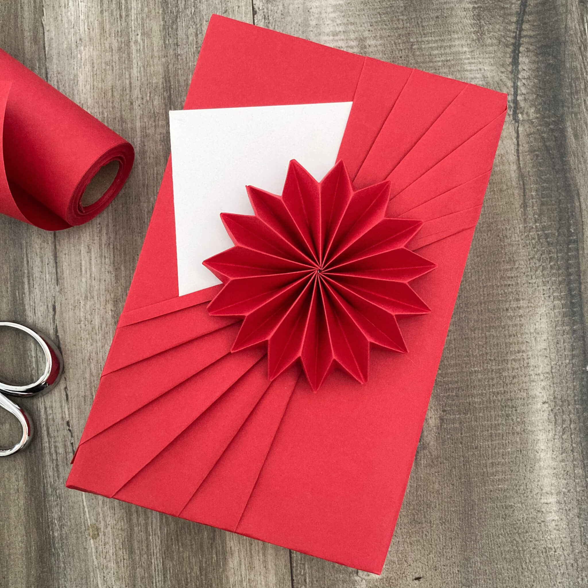 Twisted Bow X Fancy Rosette Gift Wrapping Love